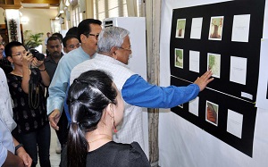 TThe Governor of Arunachal Pradesh Shri P.B. Acharya visiting the exhibition stalls by Arunachali artists during the Young talented Artist Award ceremony in Darbar Hall, Raj Bhavan, Itanagar on 25th August 2017